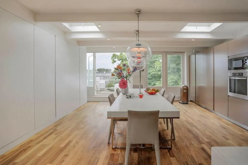 The Elegant Amsterdam Apartment