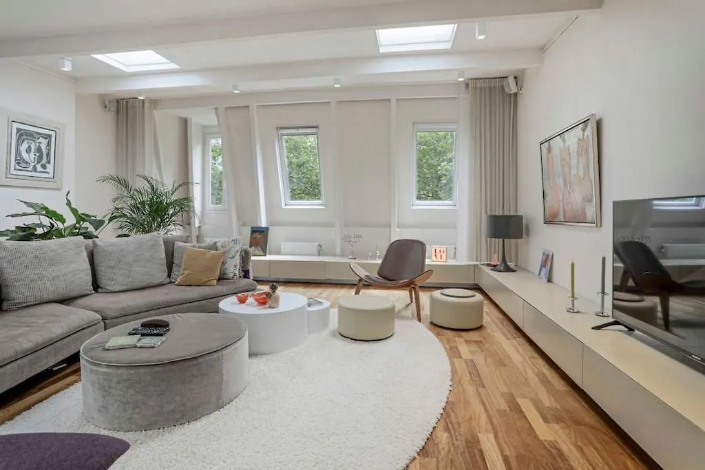The Elegant Amsterdam Apartment